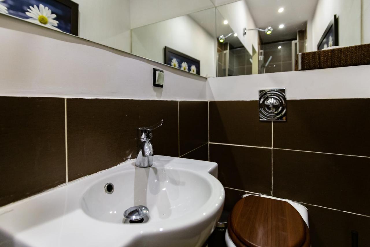 Lilly Apartment Main Train Station Old Town By The Castle Suites 克拉科夫 外观 照片